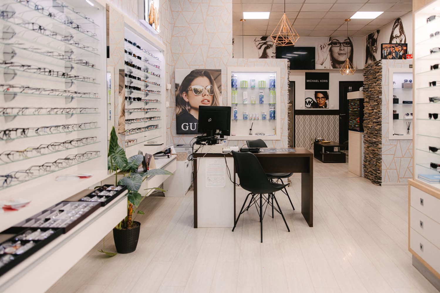GiRó_KolumbanOptika-07716.jpg